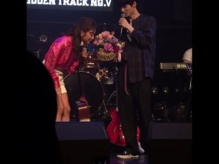 V live "hidden track" no v check out (180403)