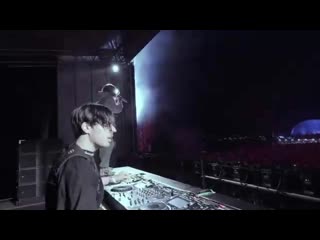 Apashe x instasamka uebok