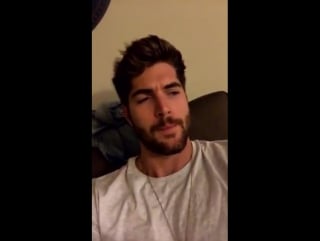 O ryan está aqui há um dia e oficialmente já deixou minha casa um lixo