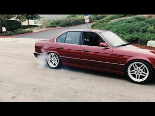 Jason grace and his bmw e34 540i (burnout)