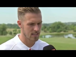 Aaron ramsey hails the “great signing” of chelsea keeper petr cech