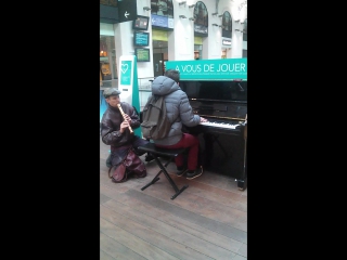 Paris saint lazare piano