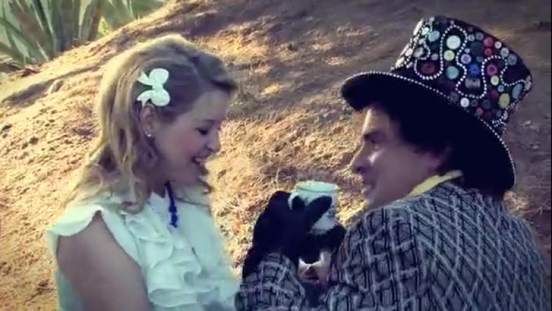 Алиса в стране чудес полнометражное порно