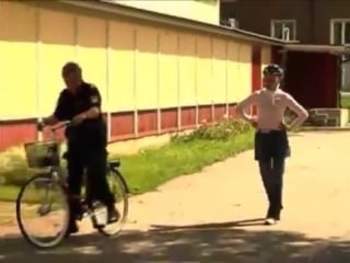 Typisch schwedische klasse bekommt das fahrradfahren erklärt mp4