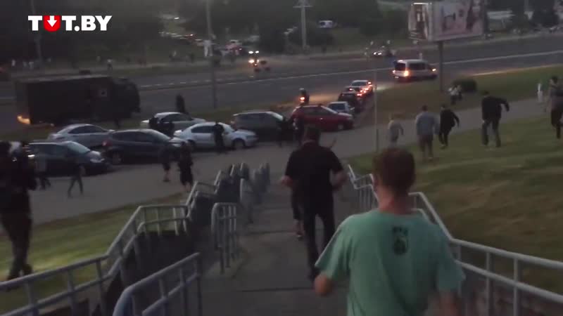 В минске серьёзная стычка с омоном