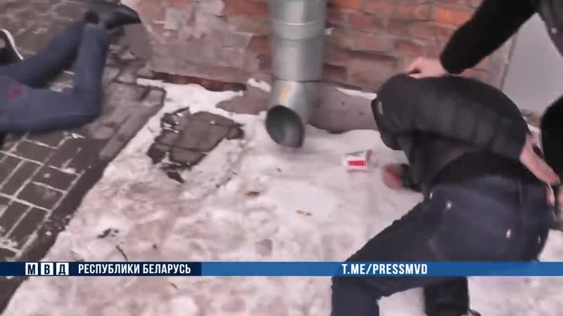 «вор в законе» ножом угрожал бойцу собр