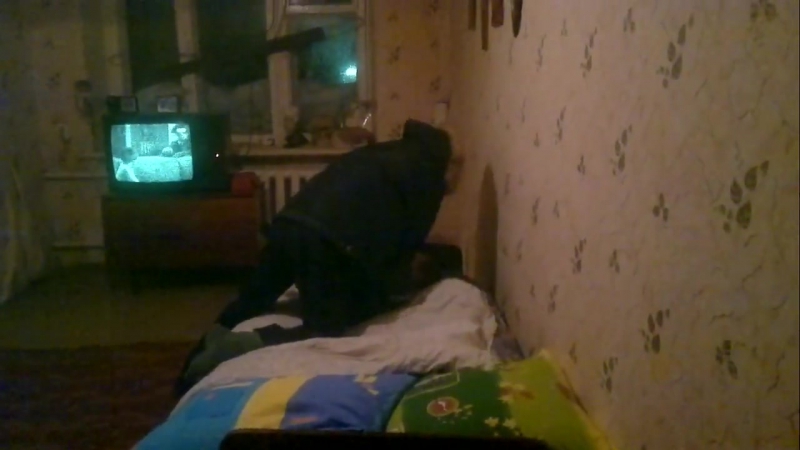 18 летний пацан щемит 22 летниго черта