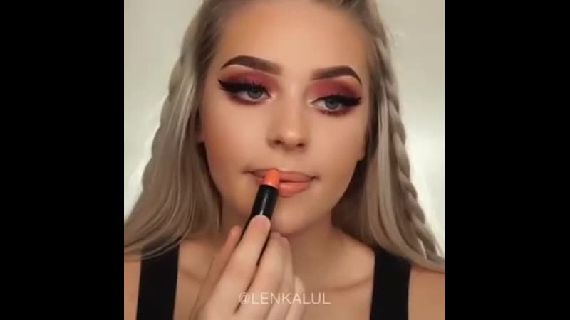 Красивая девушка и красивый мейк