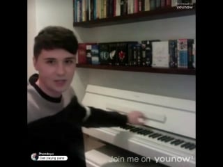 Dan playing 梅林太郎 – yuri on ice on his liveshow 02 05 2017