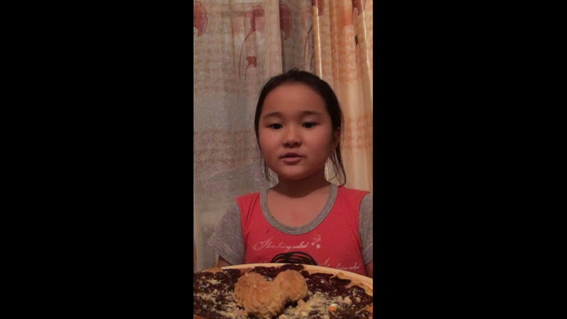 Аяулымнын алгашкы торты