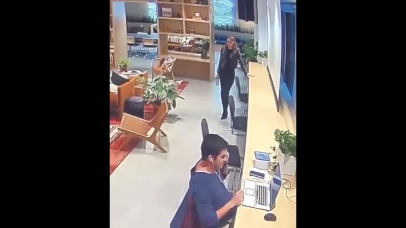 Ногу porn video – Девушка на каблуках подвернула ногу