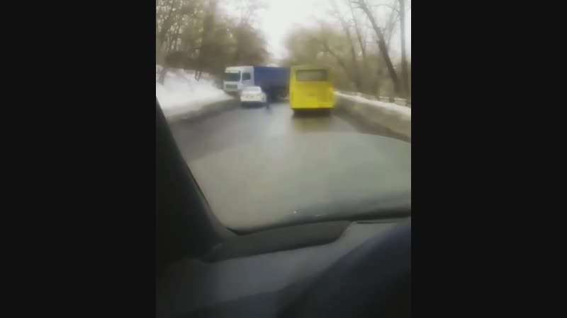 Дтп на підйомі до кпп відео @ #золотоноша