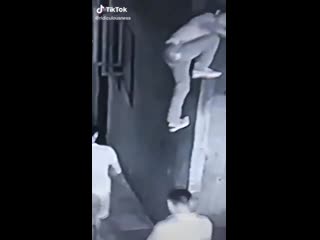 Видео от крокодильчик 18+