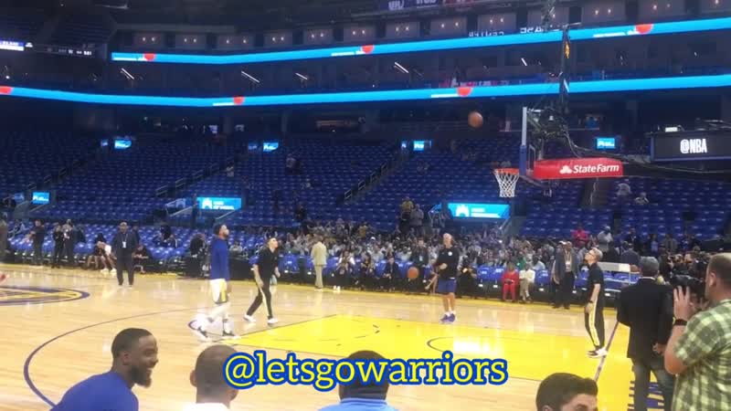 Разминка стефа перед прошедшей игрой с "клипперс"