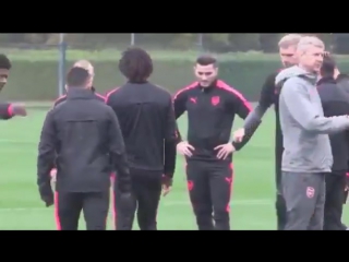 Alexis sanchez appears to avoid a handshake with arsene wenger ahead of training this morning