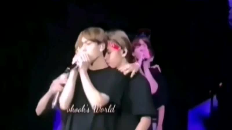 Дурачащиеся и счастливые тэгуки/taekook goofing around and being happy (a taekook kookv ook moments compilation )