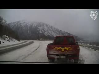 Close call on alaskan highway, dec / 24th / 2019