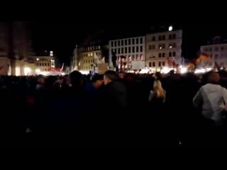 Pegida dresden wie höcke heute versucht wurde zu verhinden lichtermeer zum abschluss