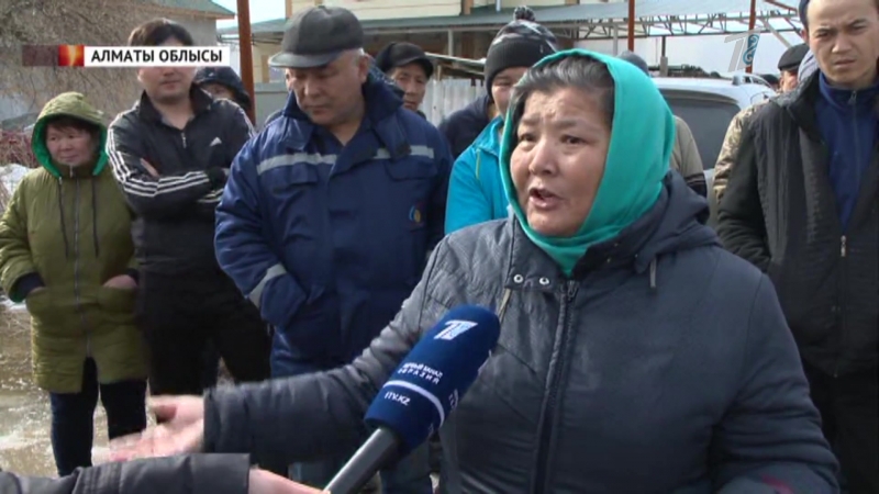 Алматы облысында жарықсыз отырған ауыл тұрғындары көшеге шықты
