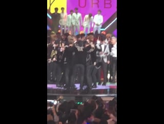 180101 exo's first group hug in 2018 @ ￼ happy new year! ￼