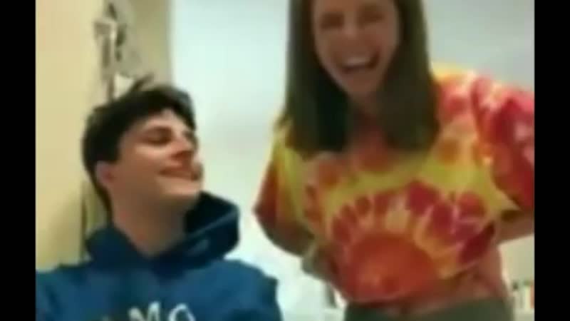 Мармок комментирует новый челендж из тик ток / pee your pants challenge