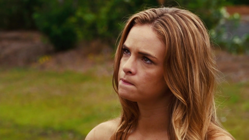 Danielle panabaker piranha 3dd (2012) 2