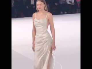 January 18 gigi hadid walking for jacquemus fall winter 2020/21 show