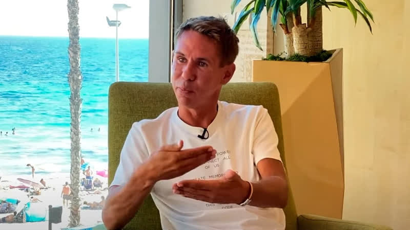 "мне тогда было 18 лет" панин обвинил легендарного советского актёра в домогательствах