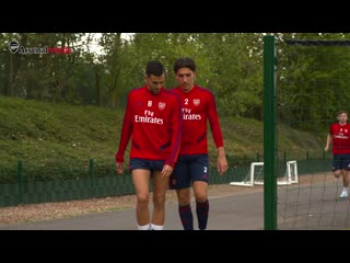 Tierney and bellerin back out with the group 💪 behind the scenes at arsenal training