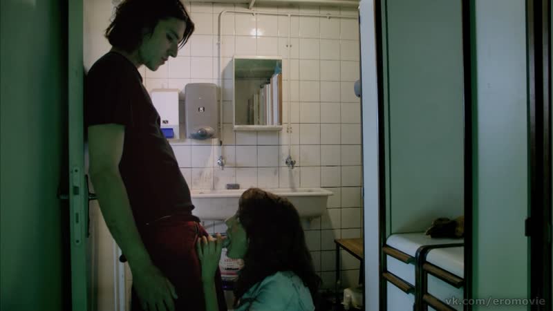 Дебора реви делает минет в туалете "q загадка женщины" (2011)