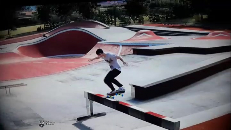 Nollie heel nosegrind 360flip out