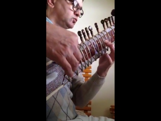 Improvisando um improviso improvisado no sitar construído por j k sengupta