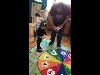 Toddler поддерживаем друг друга