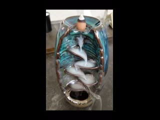 The way the smoke travels through this incense holder