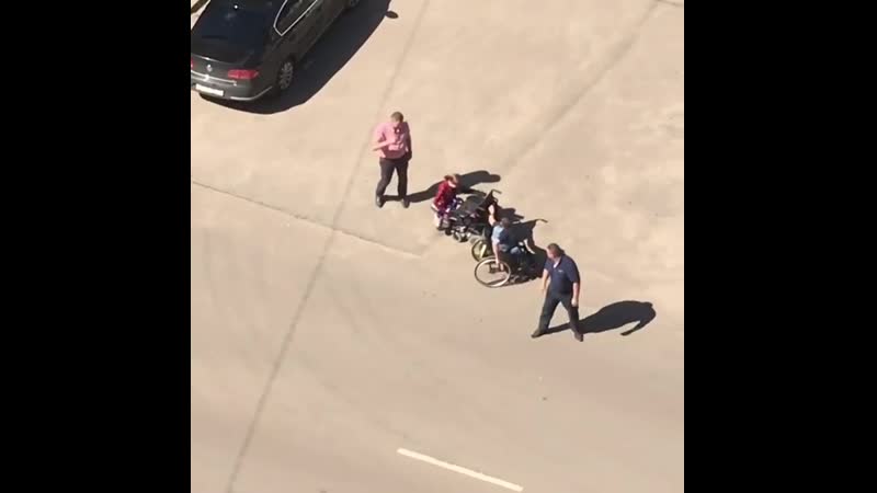 Помог инвалидам