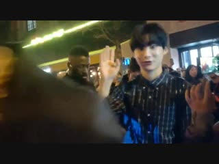 Fancam | 220219 | @ fan con 'to be an ace' in paris (after concert)