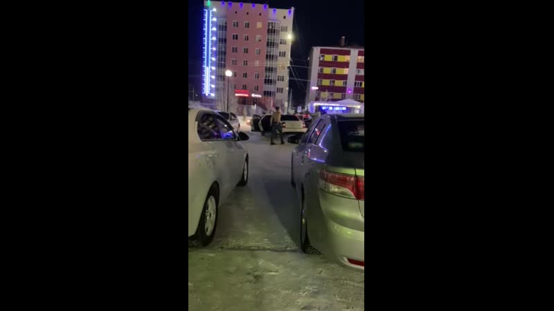 Чёрные глаза, голая спина похеру мороз