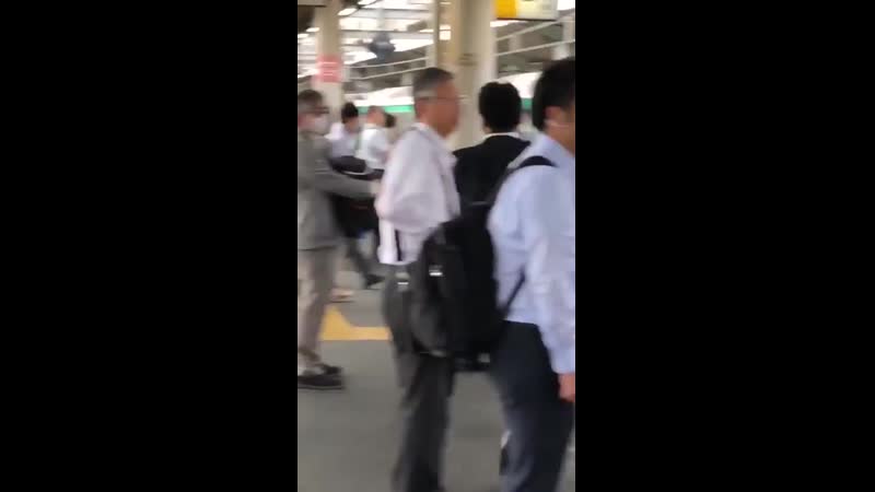 Attempting to grope 2 schoolgirls перевод пытаясь нащупать 2 школьницы