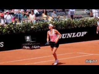 Many fans welcomed maria sharapova at centrale stadium for her 1st practice!