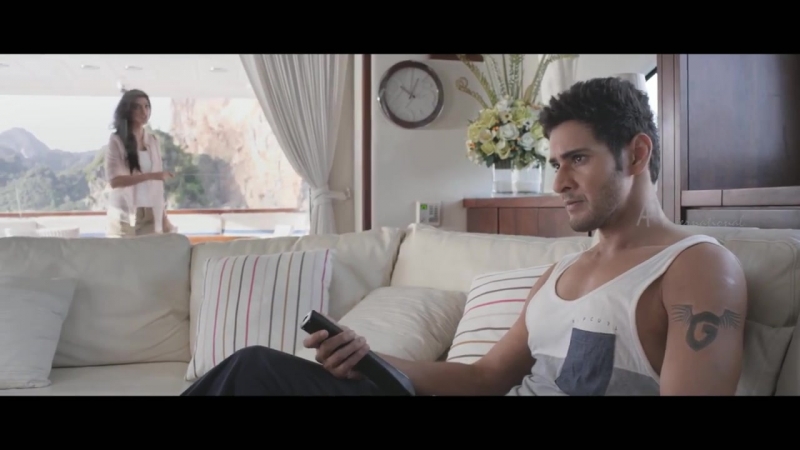 No 1 malayalam movie scenes kriti sanon comes to meet mahesh babu sayaji shinde