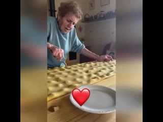 Бабушка ждет внуков в гости