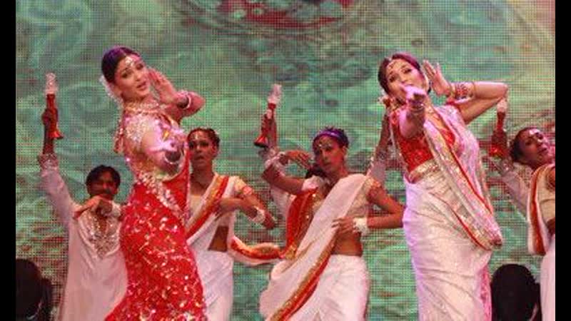 Madhuri dixit and aishwarya rai bachchan performance the unforgettable tour 2008