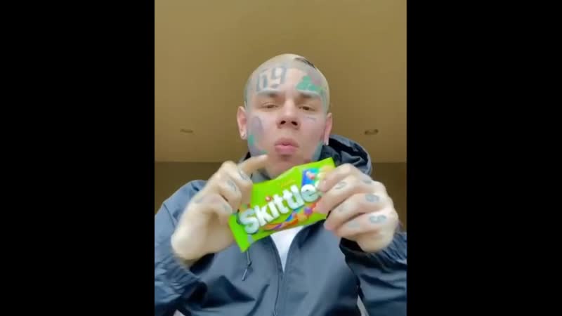 6ix9ine porn video – 6ix9ine пробует skittles на ус [nr]