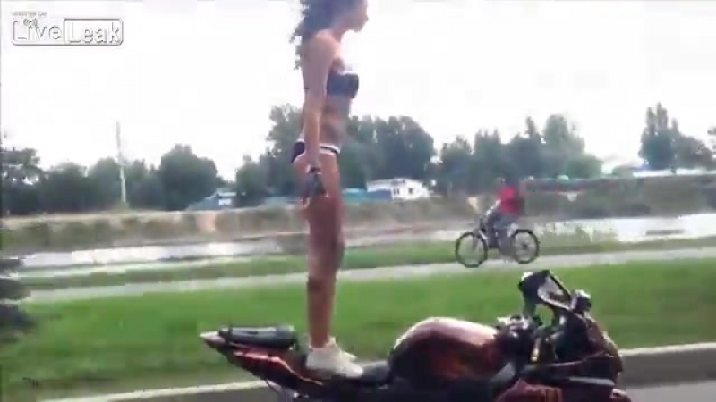 Yamaha porn video – Девушка на мото мотоциклы и мотоциклисты yamaha ktm honda suzuki ducati bmw kawasaki стантрайдинг трюки слет дрифт