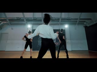 Teona managadze | vogue | lulu dallas ebony & gregg lanvin bangy cunt| 1 | oblako