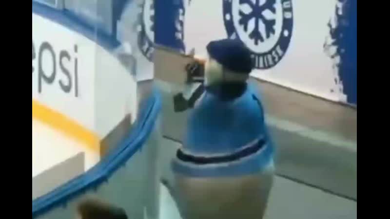 Кричалка на хоккее