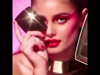 @taylor hill is armed with her hypnôse eyeshadow palette to hypnotize with happi ( 1080 x 1080 ) mp4