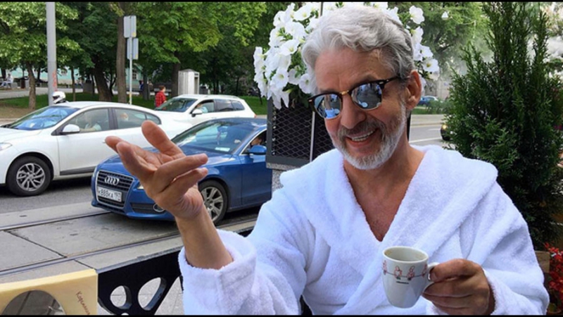 Как сделать из подмосковного пенсионера "конкурента киркорову"