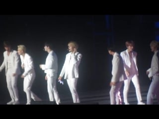 [180818] monsta x fancam white girl @ k wave 3 music festival in malaysia