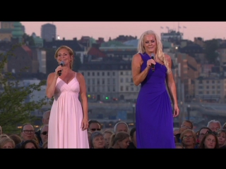 Malena ernman & helen sjöholm sankta klara klockor (allsång på skansen )